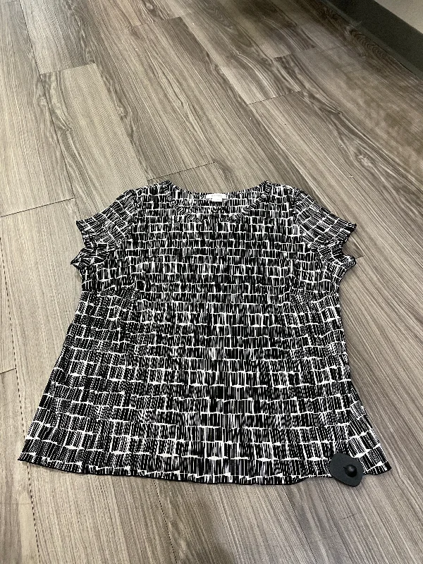 Top Short Sleeve By Dressbarn In Black & White, Size: 18