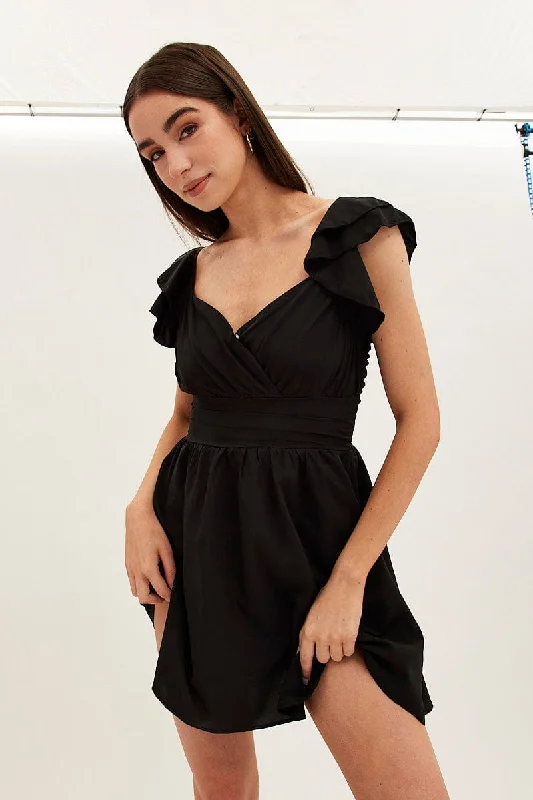 Black Short Sleeve Ruched Bust Skater Dress