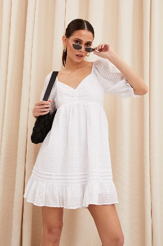 White Fit And Flare Dress Short Sleeve Sweetheart Neck